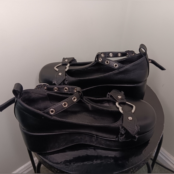 NWOT Lolita T-Strap Platform Shoes - Picture 4 of 6